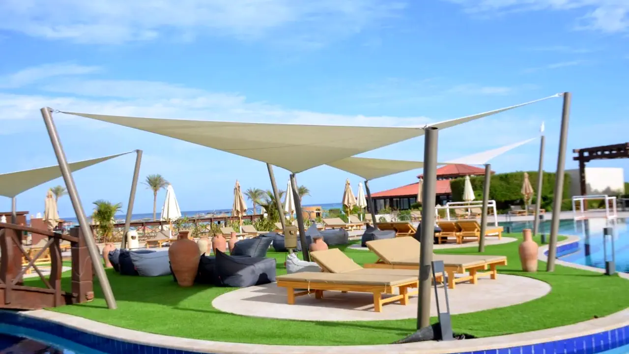 الفندق ترو بيتش ريزورت - مرسى علم